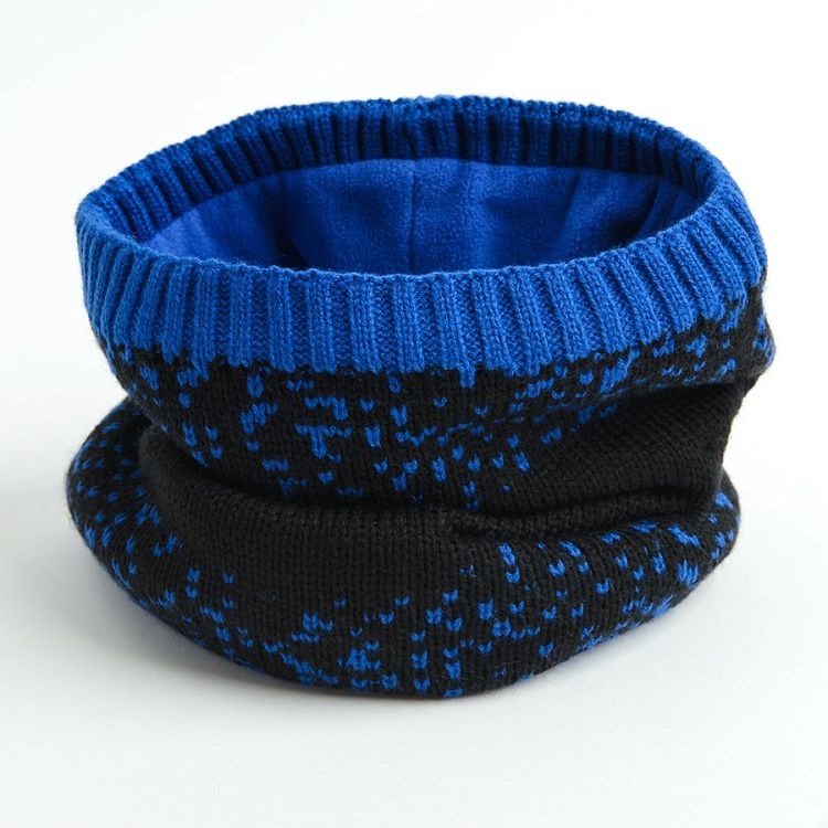 Blue cap with pom pom and scarf set