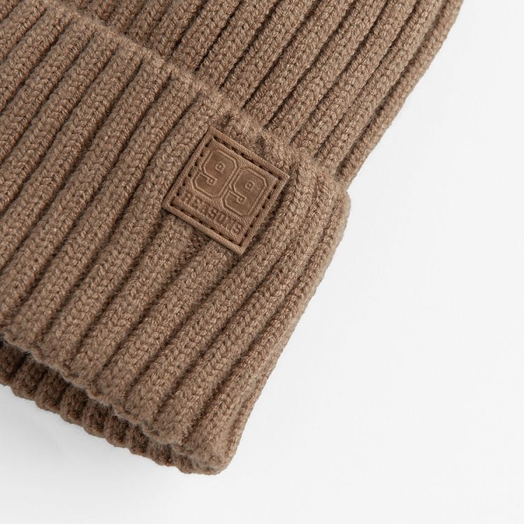 Brwon beanie hat