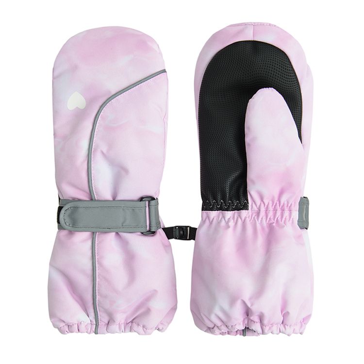 Light pink gloves