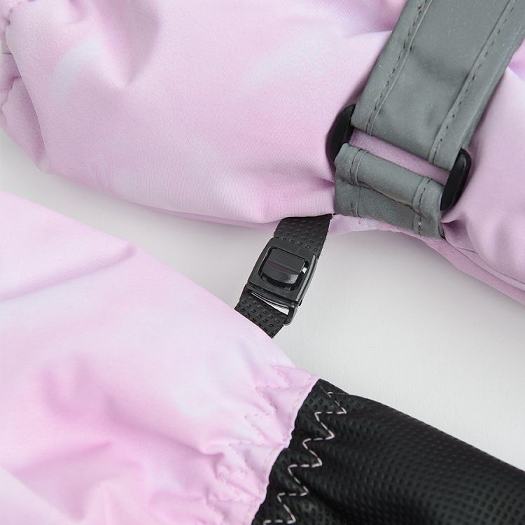 Light pink gloves