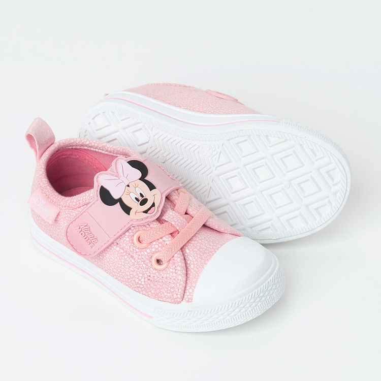 Minnie Mouse pink shoes