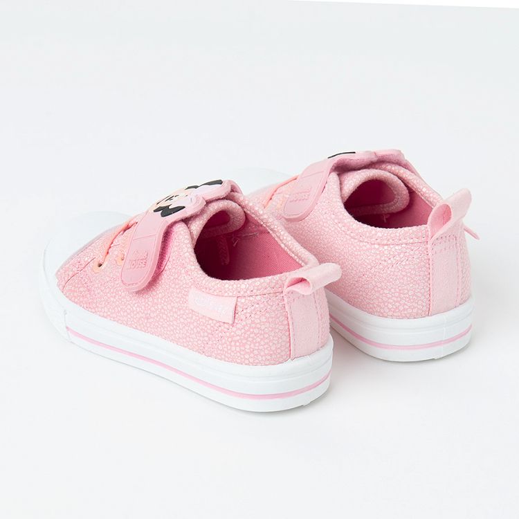 Minnie Mouse pink shoes