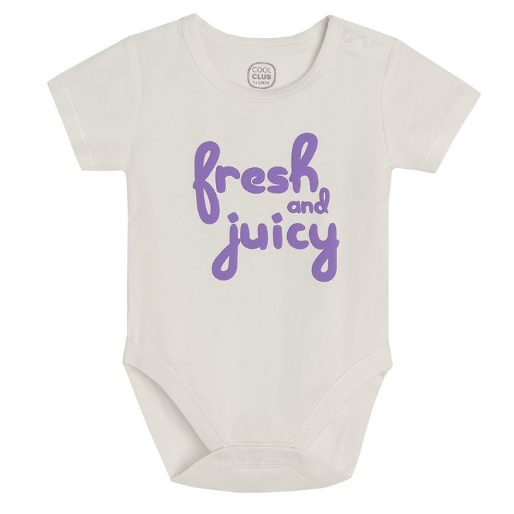 בגד גוף בז' שרוול קצר 'Fresh and Juicy' ומכנסיים קצרים עם הדפס פירות אקזוטיים