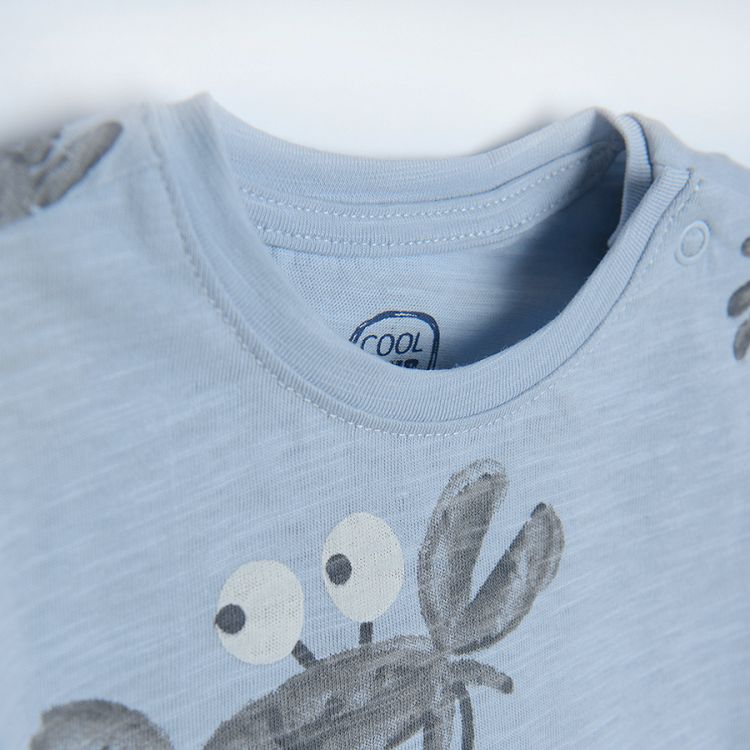 Light blue shorts sleeve T-shirt and shorts with crabs print