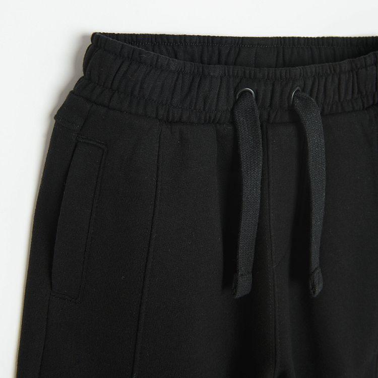 Black jogging pants