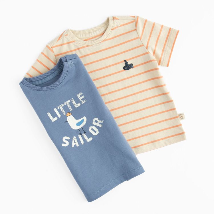 חולצת טי מפוספסת עם הדפס 'Little Sailor'