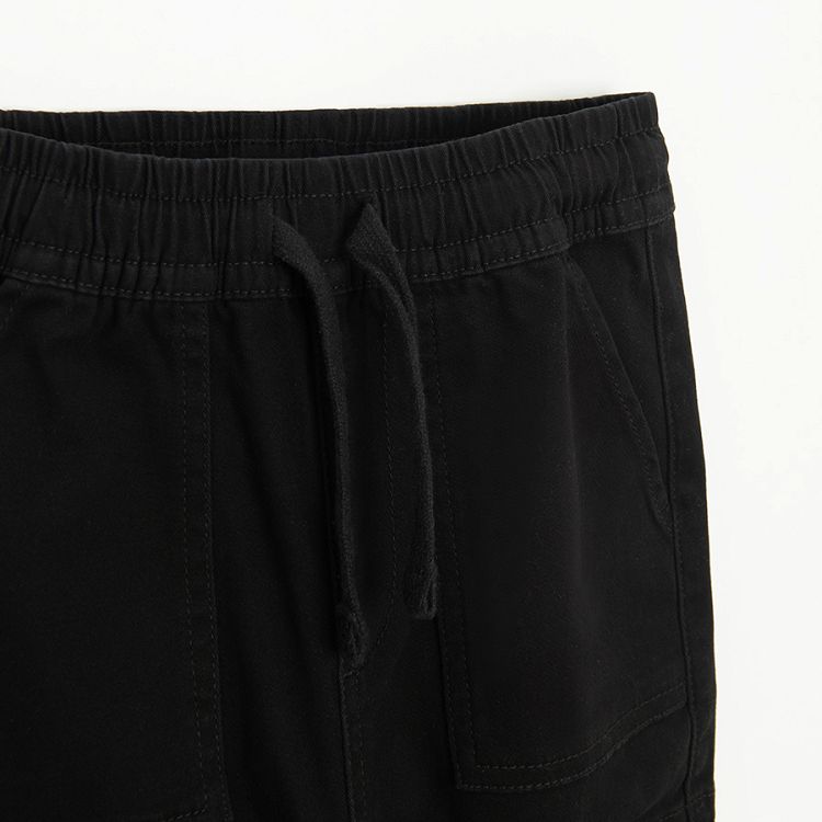 Black sweatpants with side pockets