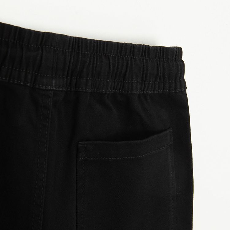 Black sweatpants with side pockets