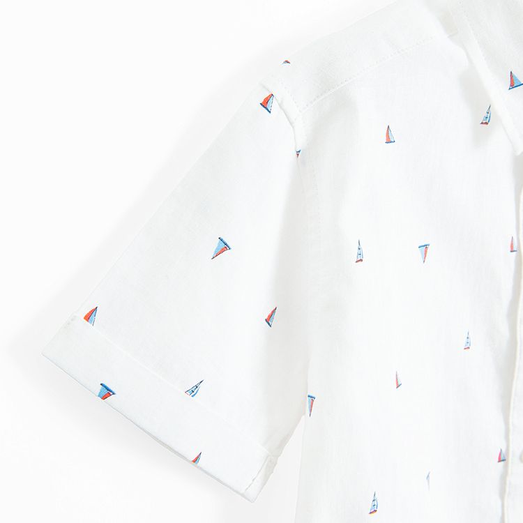 White short sleeve button down shirt with small boats print