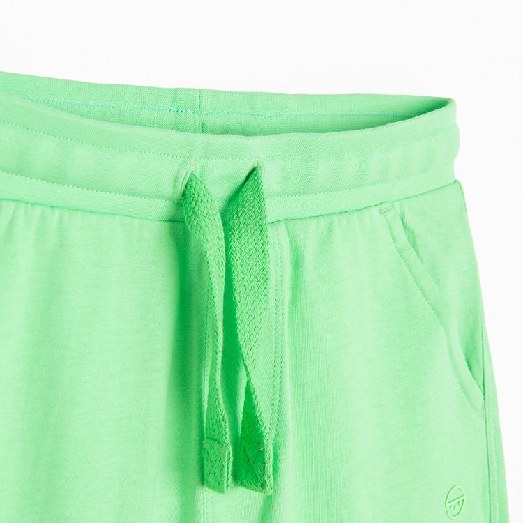 Green long shorts with cord