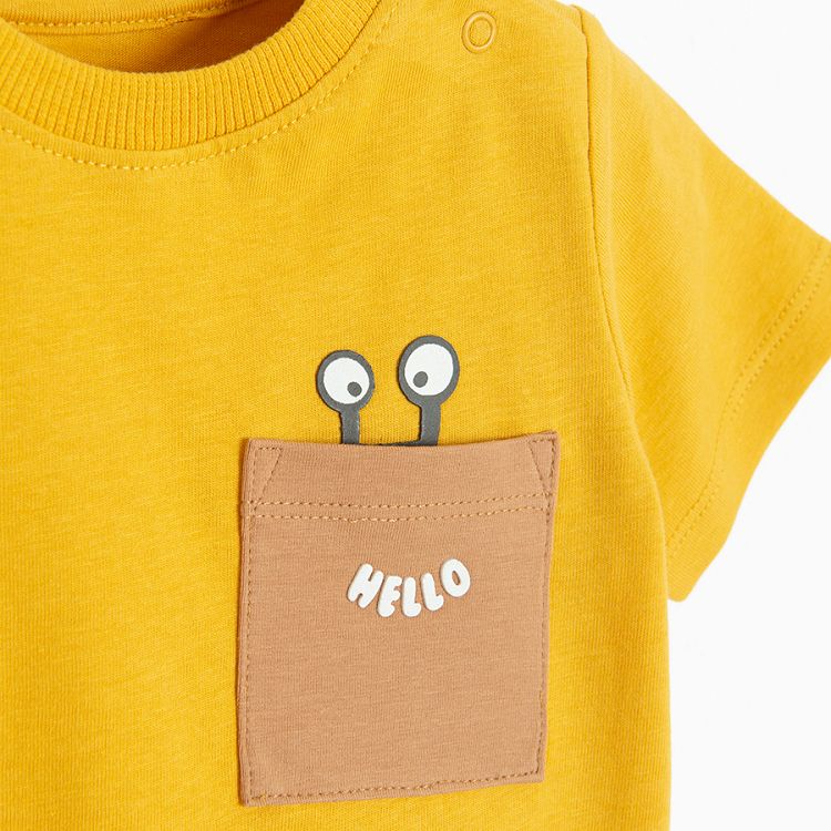 Yellow T-shirt with chest pocket Hello print