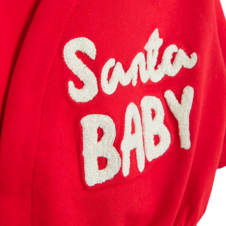 סווטשירט אדום עם הדפס 'Santa Baby'