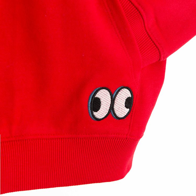 Red hooded sweatshirt with fornt pockets and sports print