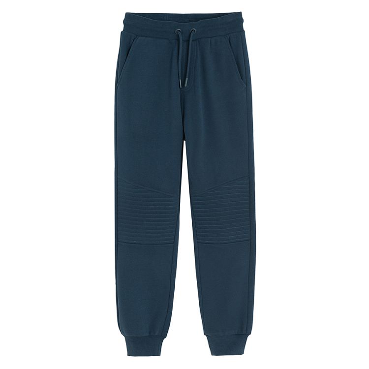 Plue jogging pants with pattern on the knees