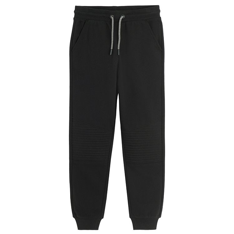 Black jogging pants