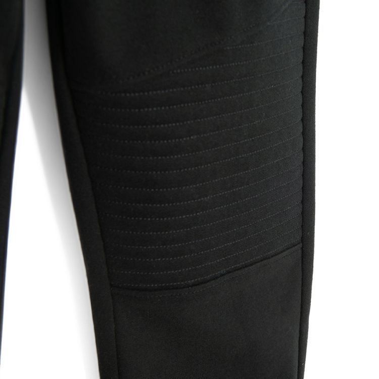 Black jogging pants