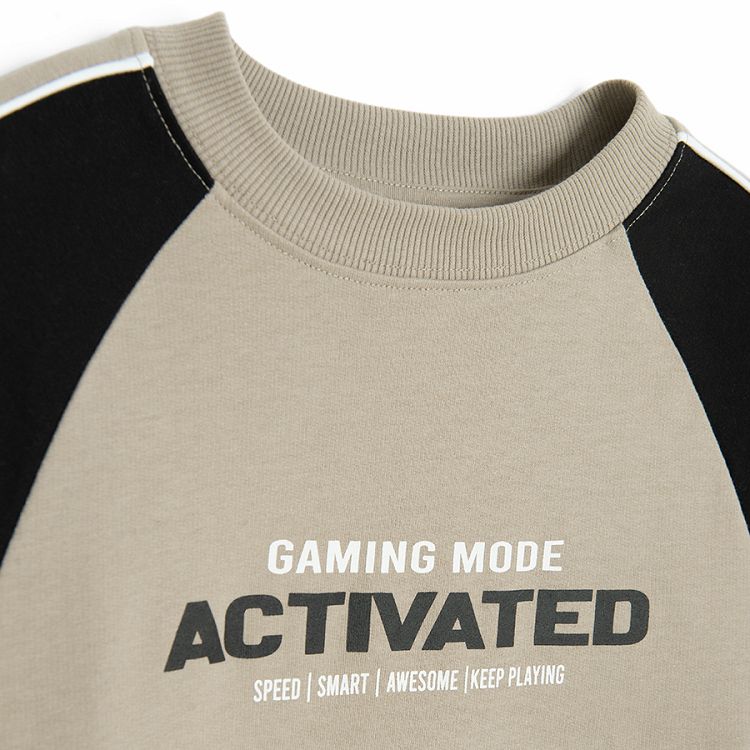 Grey and black sweatshirt with gaming print