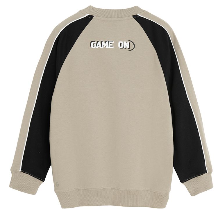 Grey and black sweatshirt with gaming print