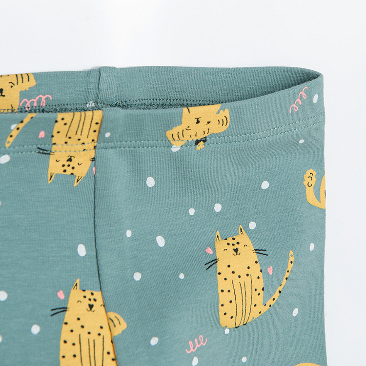 Green leggings with animals print