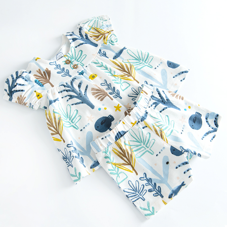 White short sleeve T-shirt and shorts with sea world print set