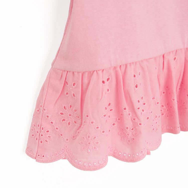 Pink short sleeve T-shirt with embroidered bottom