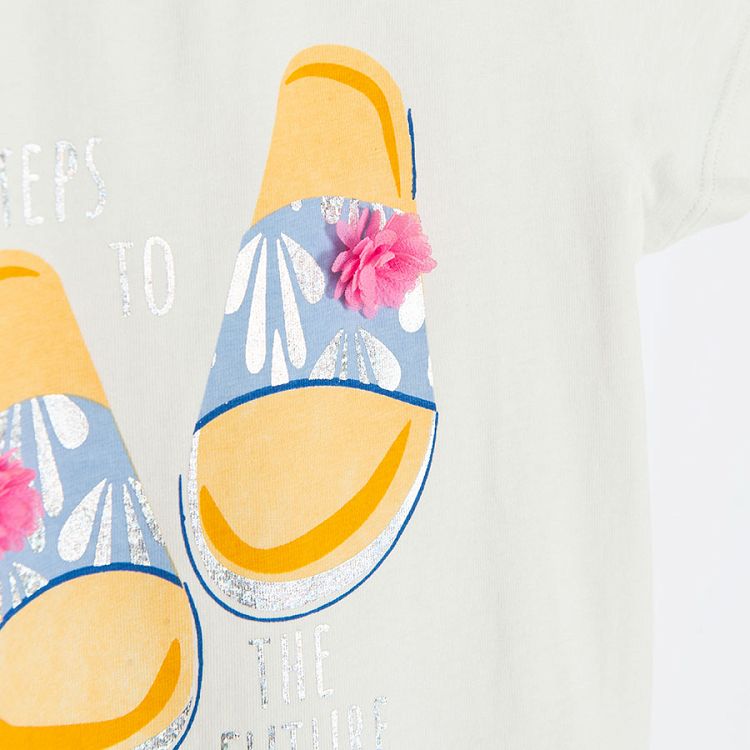 White short sleeve T-shirt with summer slippers and STEPS TO THE FUTURE print