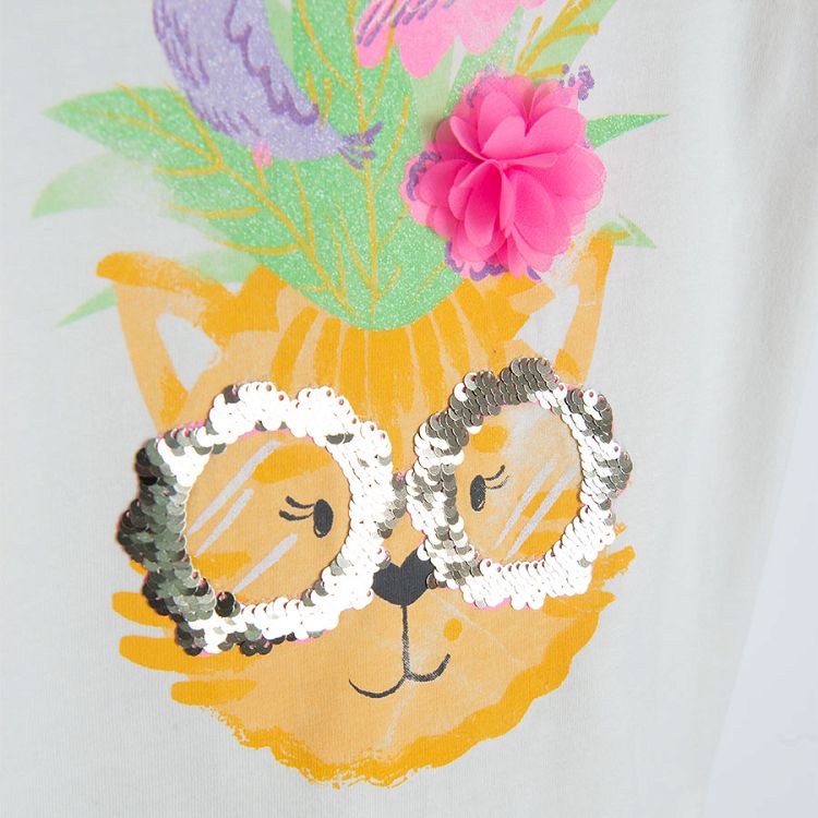 White short sleeve T-shirt with wild animals print