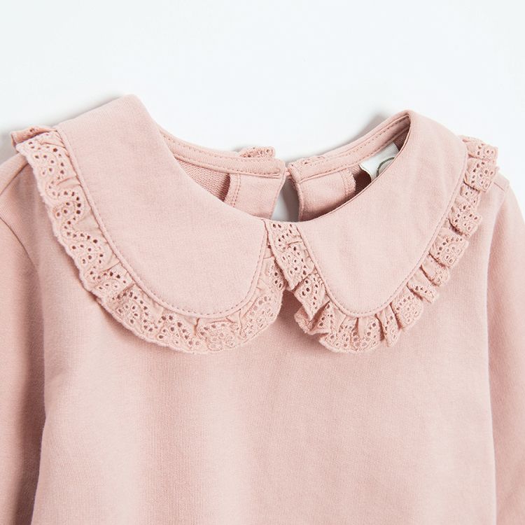 Pink sweatshirt with colar