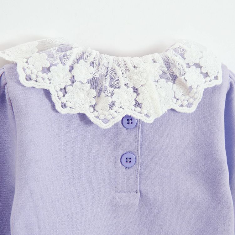 Purple sweathsirt with white round collar