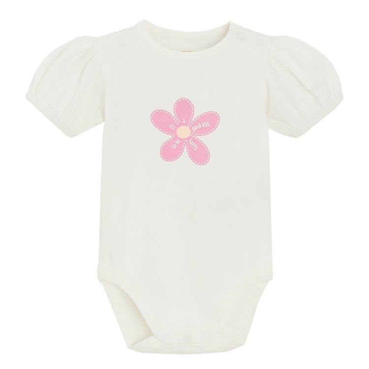 White short sleeve bodysuit with flower print and fucshia shorts