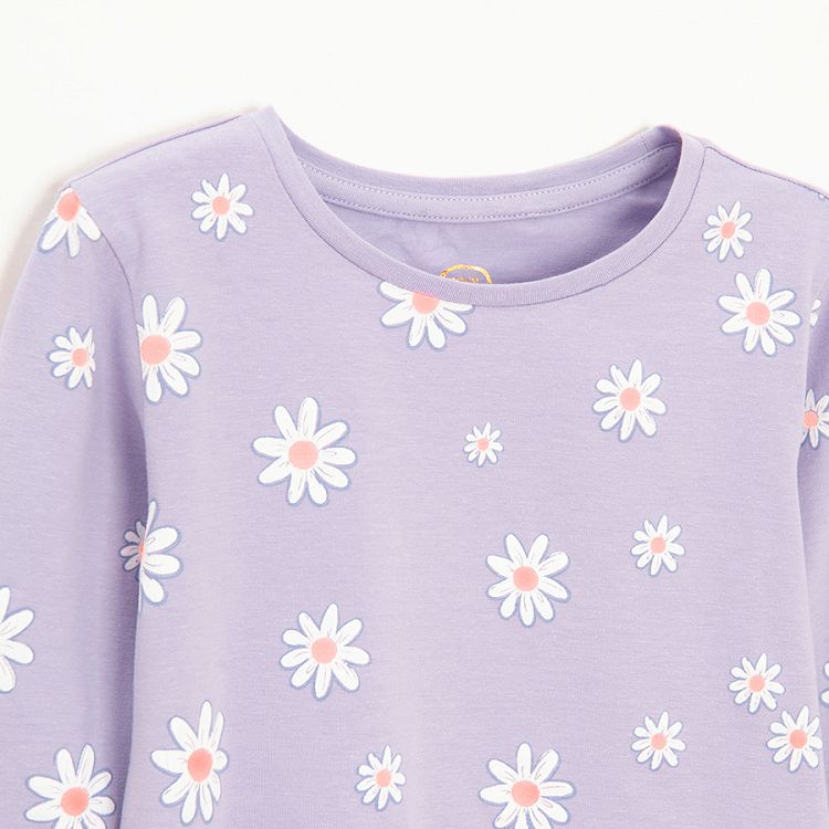 Purple long sleeve blouse with daidies print