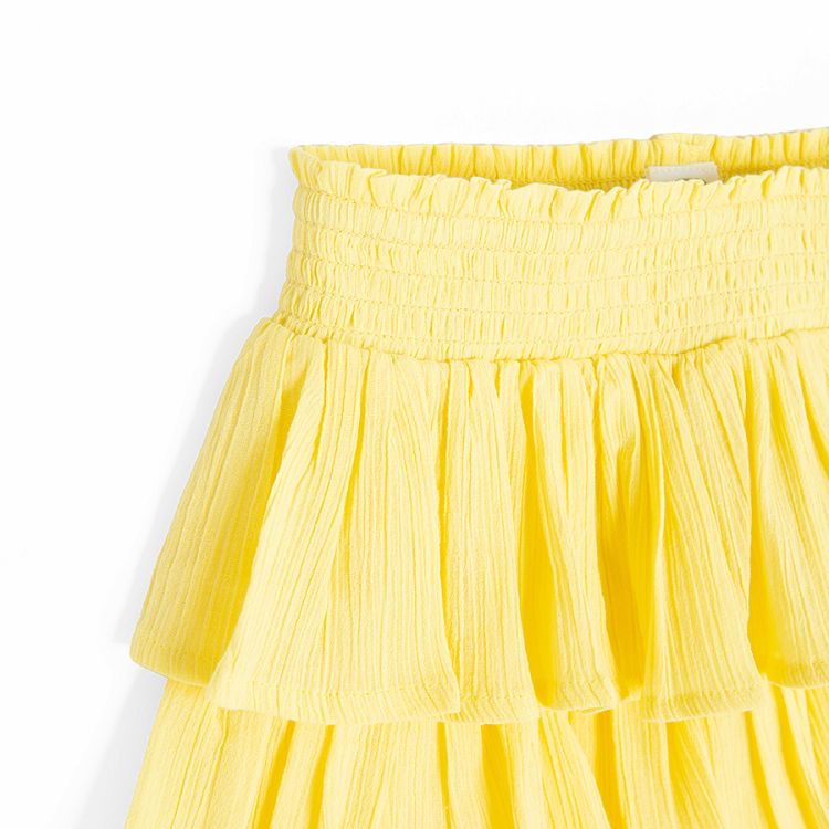 Yellow skirt with elastic waist and ruffles