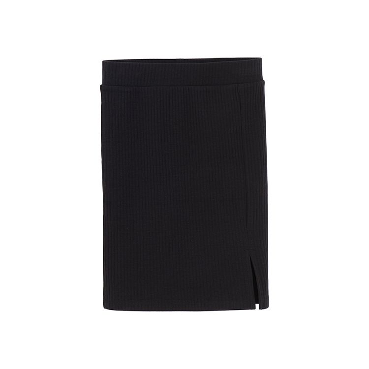 Black classic skirt