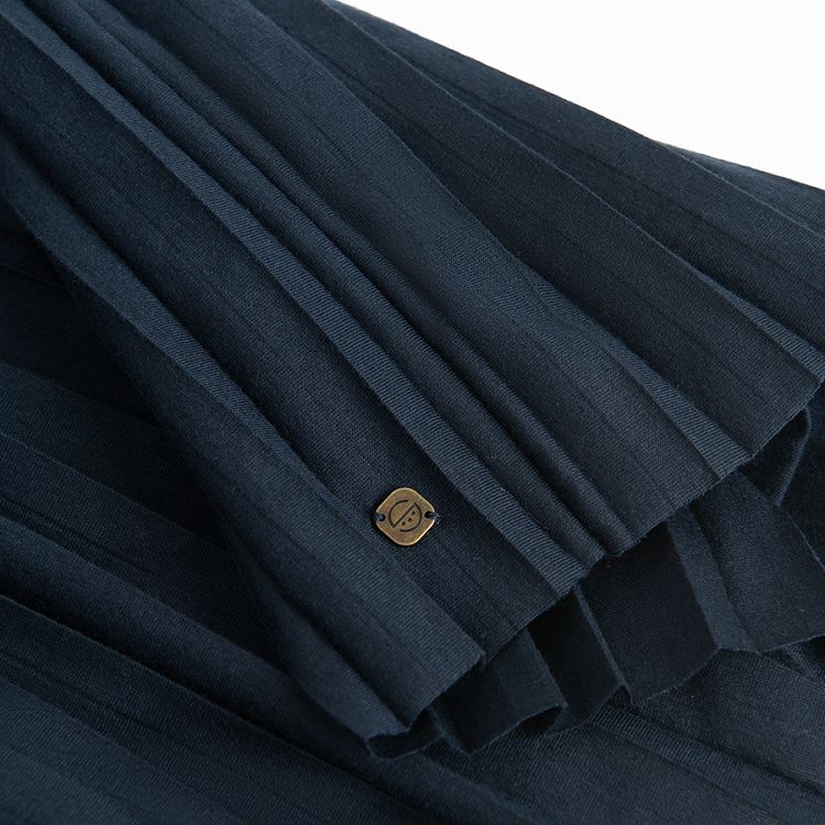 Black pleated skirt with elastic waist