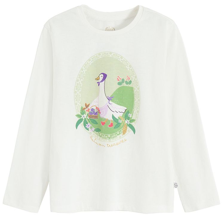 White blouse with mommy goose print