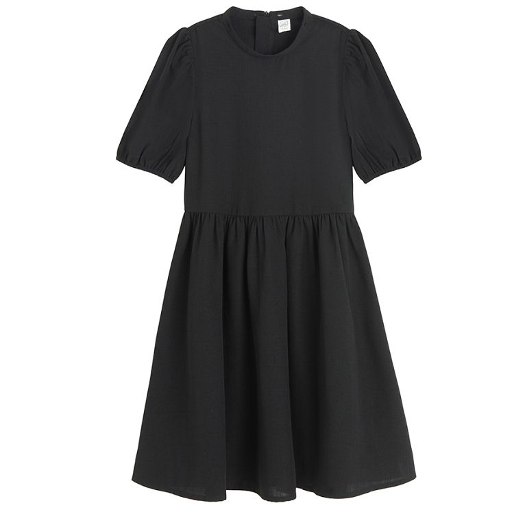 Black short sleeve dress with white collar