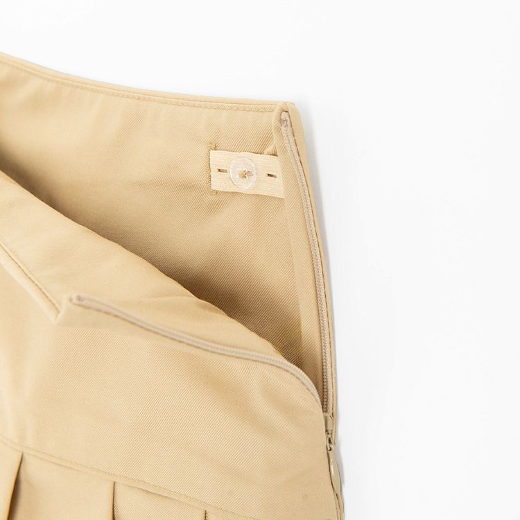 Beige pleated skirt