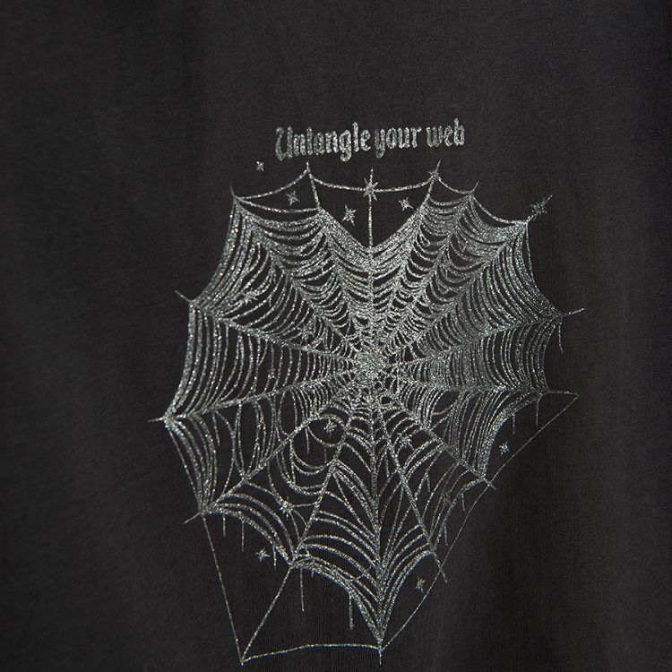 Dark grey T-shirt with Halloween spiderweb print