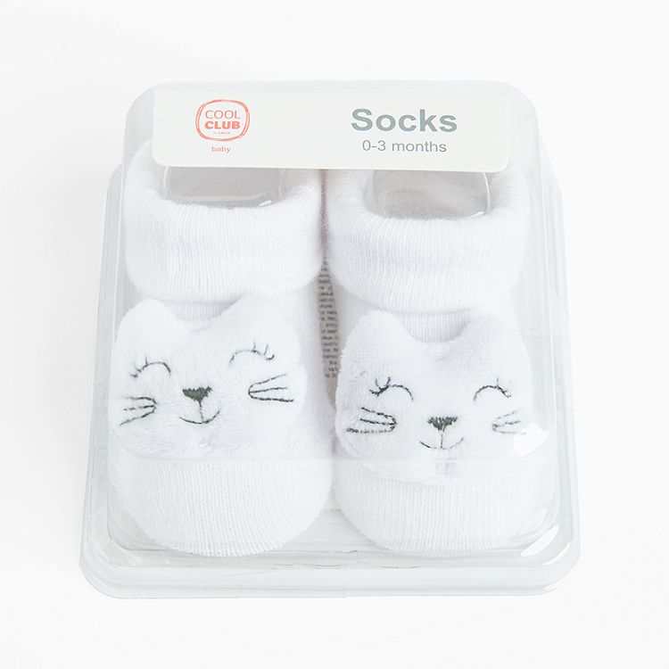 Newborn socks in box