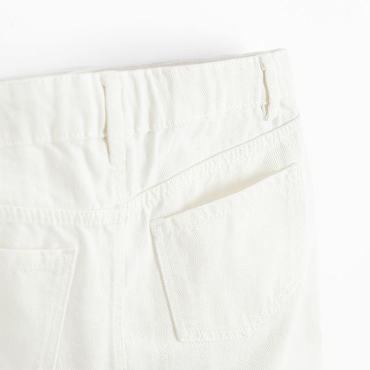 White denim skirt with buttons