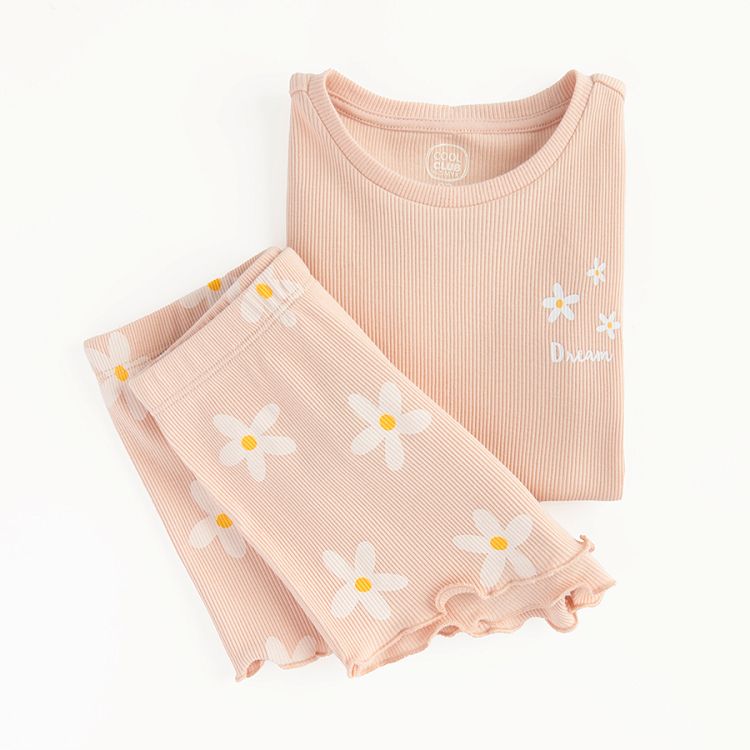 Light pink short sleeve and shorts pyjamas with daisies print