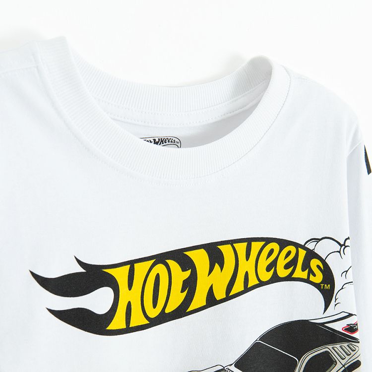 סווטשירט לבן של "Hot Wheels"