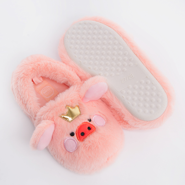 Light pink pig slippers