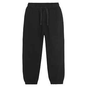 Black jogging pants