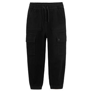 Black sweatpants with side pockets