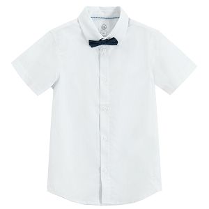 חולצה לבנה עם שרוולים קצרים ועניבת פפיון - 2 פריטים