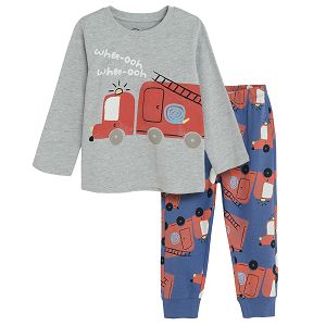 Long sleeve pyjamas with pants and trucks print